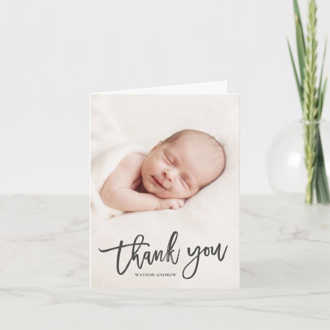 Tarjeta De Agradecimiento Foto de bebé con caligrafía moderna (Anverso)