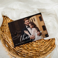 foto de boda con letras de caligrafía blanca