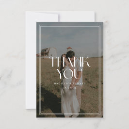 Tarjeta De Agradecimiento Foto de boda con tipografía negra y vino tinto min