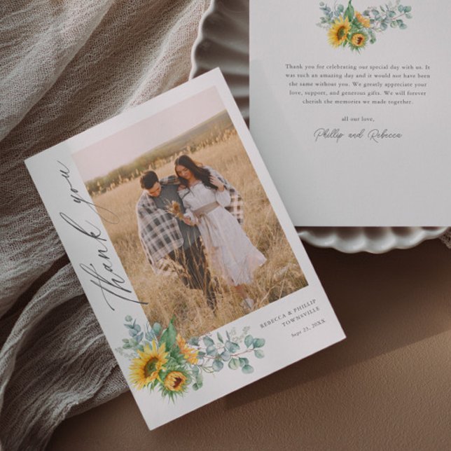 Tarjeta De Agradecimiento Foto de boda de girasol moderno eucalipto  (Elegant rustic sunflower eucalyptus script wedding photo thank you cards.)