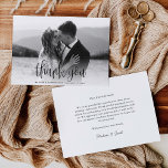 Tarjeta De Agradecimiento Foto de Boda de guión de caligrafía moderna de pre<br><div class="desc">Esta tarjeta de agradecimiento de boda plano de presupuesto incluye la foto de su boda completo,  con sobreimpresión de guión de caligrafía. Personalizar su boda especial le agradece en la parte posterior,  o quítelo para dejar la parte posterior en blanco por su mensaje de agradecimiento escrito a mano.</div>