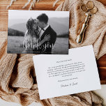 Tarjeta De Agradecimiento Foto de Boda de guión de caligrafía moderna de pre<br><div class="desc">Esta tarjeta de agradecimiento de boda plano de presupuesto incluye la foto de su boda completo,  con sobreimpresión de guión de caligrafía. Personalizar su boda especial le agradece en la parte posterior,  o quítelo para dejar la parte posterior en blanco por su mensaje de agradecimiento escrito a mano.</div>