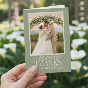 Tarjeta De Agradecimiento Foto de boda en verde salvia con letra moderna