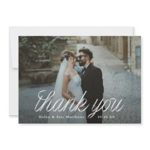 Foto de boda minimalista con cinta en guión