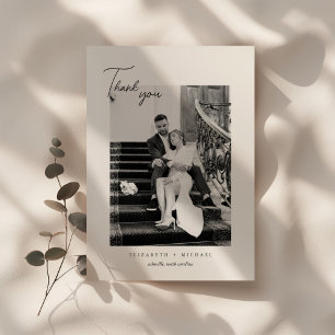 Tarjeta De Agradecimiento Foto de boda minimalista en negro y blanco con let