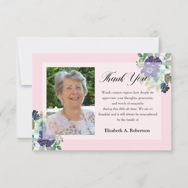 Tarjeta De Agradecimiento Foto de funeral Gracias flores moradas en rosa (Anverso)