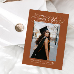 Tarjeta De Agradecimiento Foto de graduación con guión elegante Terracota
