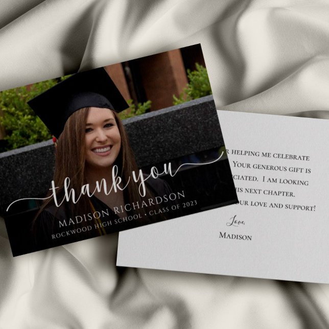 Tarjeta De Agradecimiento Foto de graduación de guión moderno simple (Subido por el creador)