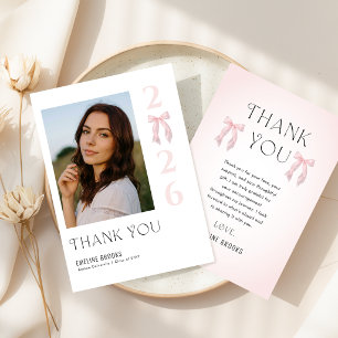 Tarjeta De Agradecimiento Foto de Graduación Elegante con Lazo Rosa Graduada