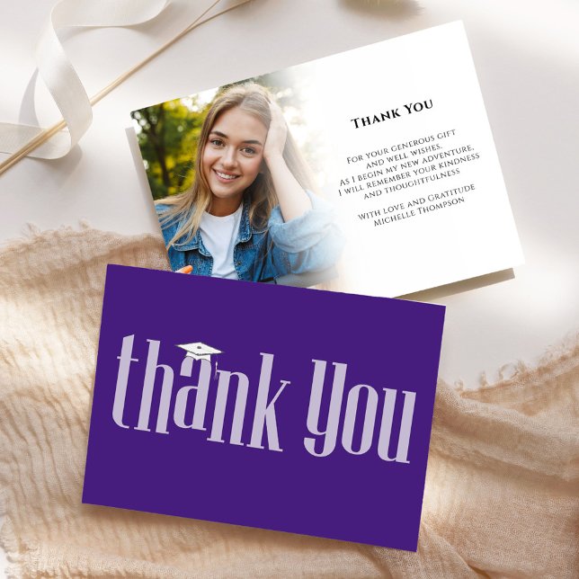 Tarjeta De Agradecimiento Foto de graduación Gracias Personalizado (Graduation photo purple and white modern typography style. )