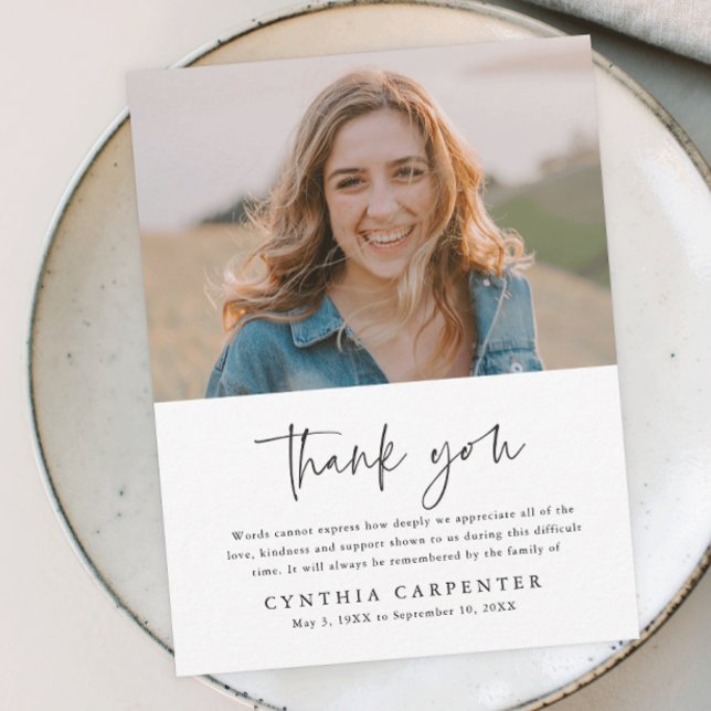 Tarjeta De Agradecimiento Foto mínima en memoria del funeral (Simple typography black and white photo memorial thank you card.)
