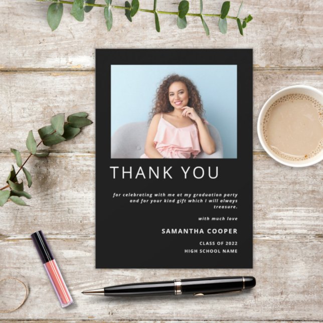 Tarjeta De Agradecimiento Foto moderna de graduación de 2022 Black Gracias (Subido por el creador)