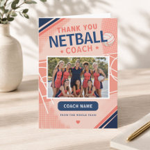 Foto moderna del equipo de netball con entrenador