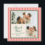 Tarjeta De Agradecimiento Fotografía de banda vertical roja moderna 2<br><div class="desc">Pequeñas franjas verticales de color crema y coral rojo dan a esta foto vacaciones gracias a la tarjeta un ambiente moderno y de moda cuando se combina con fuentes clásicas en verde bosque. El motor coordinado presenta un mensaje personalizado más largo y una fuente caligráfica para una línea de firma....</div>