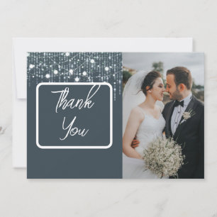 Tarjeta De Agradecimiento Fotografía de Luces Colgantes Gris y Blancas