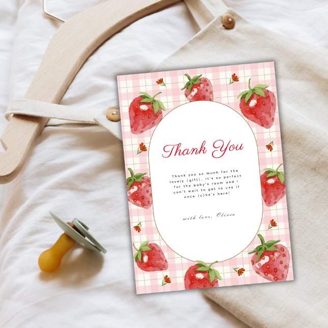 Tarjeta De Agradecimiento Fresa rosa Berry Sweet Gingham Baby Shower (Pink Strawberry Berry Sweet Gingham Baby Shower Thank You Card)