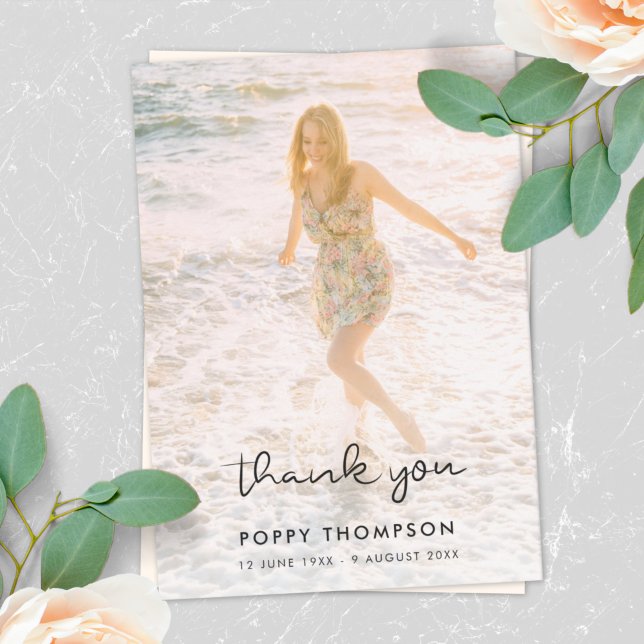 Tarjeta De Agradecimiento Funeral Elegante | Fotos de Recuerdo Chic Condolen (Subido por el creador)