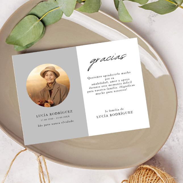 Tarjeta De Agradecimiento Funeral Español Gracias Oval Photo (Subido por el creador)