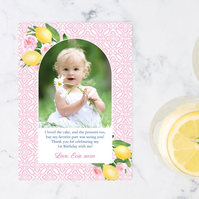 Tarjeta De Agradecimiento Girly Pink con Citrus Lemons. Foto del partido del (Birthday party thank you with girly pink and white vintage tile print with photo in arch frame. )
