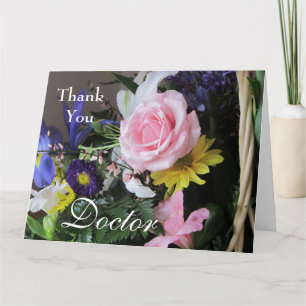 Tarjeta De Agradecimiento Gracias Médico-Rosa Bouquet en la canasta