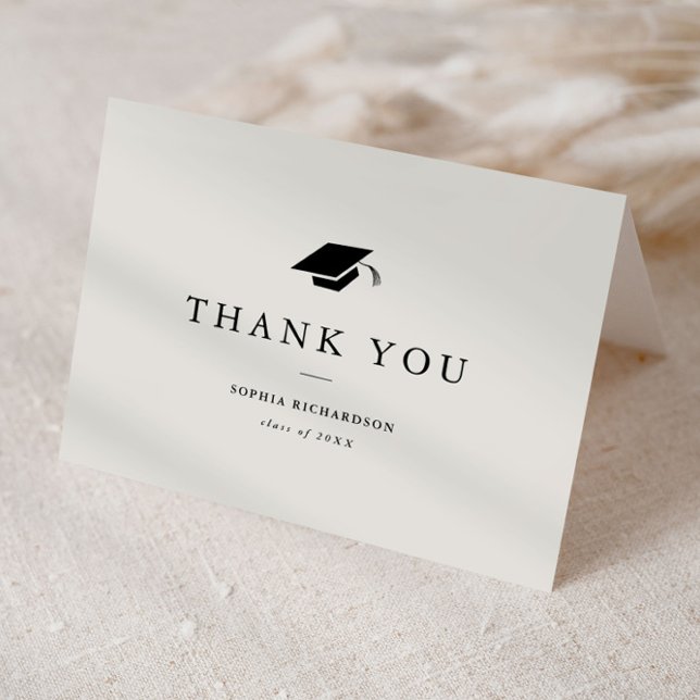Tarjeta De Agradecimiento Graduación clásica simple de fotos en blanco y neg (Simple black and white photo graduation folded thank you card.)