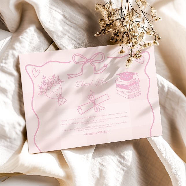 Tarjeta De Agradecimiento Graduación de Cuadro Escocés Rosa Ilustrado a Mano (Subido por el creador)