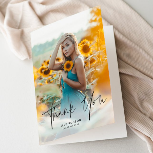 Tarjeta De Agradecimiento Graduación de fotografías de guión moderno 2 (Modern script photo graduation thank you cards.)