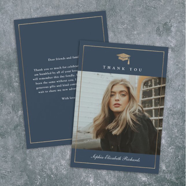Tarjeta De Agradecimiento Graduación de fotos de oro de guión clásico (Elegant gold graduation cap navy blue photo graduation thank you cards.)