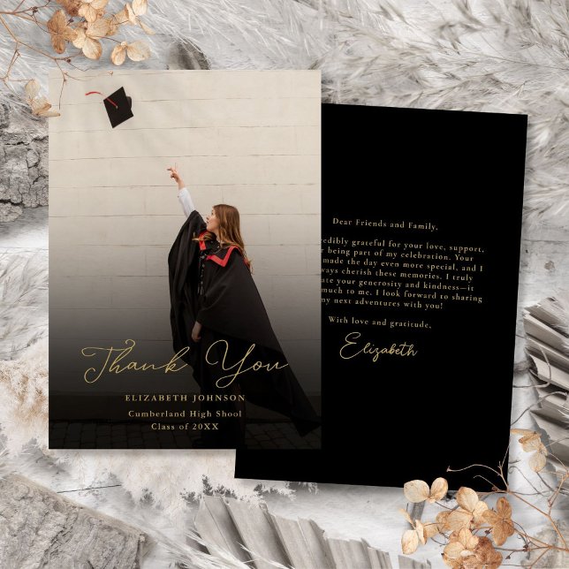 Tarjeta De Agradecimiento Graduación De Guión Fotográfico Elegante En Negro  (Black And Gold Elegant Photo Script Graduation Thank You Card)