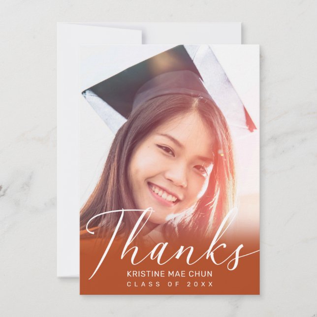 Tarjeta De Agradecimiento Graduación de Naranja quemada por foto de escritur (Anverso)