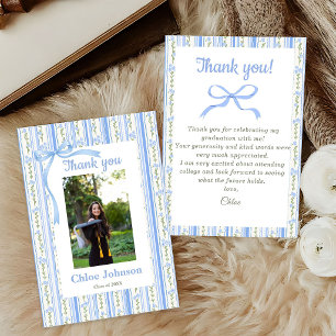 Tarjeta De Agradecimiento Graduación Floral con Lazo Azul