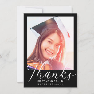Tarjeta De Agradecimiento Graduación Moderna de escritura blanca foto negra
