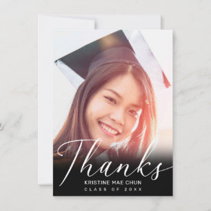 Tarjeta De Agradecimiento Graduación moderna de guiones blancos negros