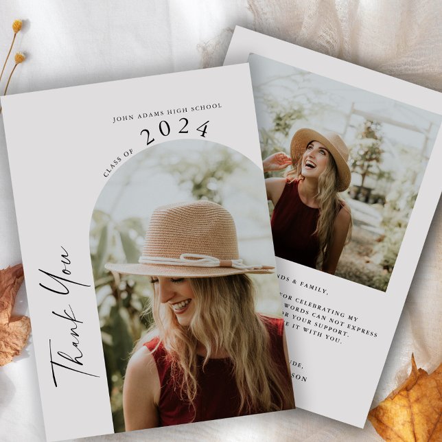 Tarjeta De Agradecimiento Graduación Moderna Mínima De Dos Fotografías Escri (Subido por el creador)