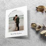 Tarjeta De Agradecimiento Gray Beautiful Arch Boda Foto Amor y Gracias<br><div class="desc">Hermosa y elegante foto doblada tarjeta de agradecimiento para enviarle a sus bodas invitados. Boda doblado tarjeta de agradecimiento con una foto en forma de arco con AMOR y GRACIAS escrito en una curva. Tarjeta de agradecimiento de boda plegado blanco con sus nombres en un guión moderno de pincel gris....</div>