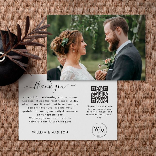Tarjeta De Agradecimiento Guión Boda Simple Con Código Monograma Y QR (Subido por el creador)
