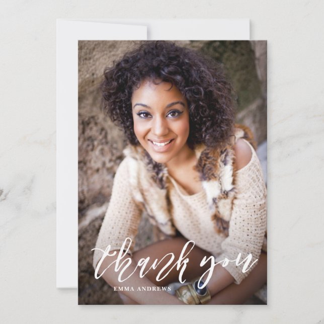 Tarjeta De Agradecimiento Guión de Letra a Mano Vertical Graduación Gracias (Anverso)