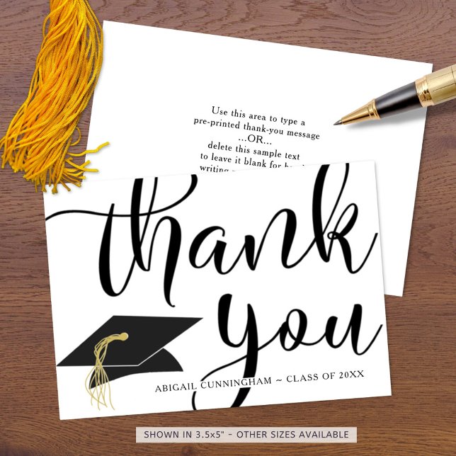 Tarjeta De Agradecimiento Guión de moda GRACIAS Mortarboard blanco negro (Subido por el creador)