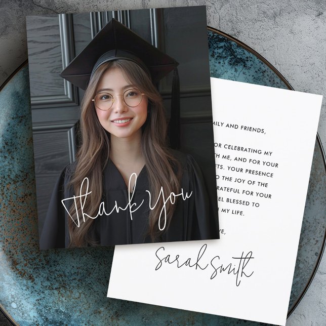 Tarjeta De Agradecimiento Guión moderno simple foto graduación en blanco (Modern script simple photo white graduation thank you card)