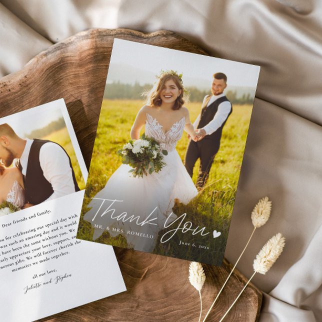 Tarjeta De Agradecimiento Guión simple con Boda de fotografía cardiaca (Simple script with heart budget wedding photo thank you cards.)