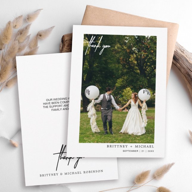 Tarjeta De Agradecimiento Hand-Lettered Modern Photo (Modern elegant hand written wedding thank you card for the minimalistic bride.)