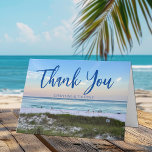 Tarjeta De Agradecimiento Hermosa boda de playa personalizada Sunset<br><div class="desc">Esta pintoresca tarjeta de agradecimiento personalizada de bodas de playa cuenta con la suntuosa puesta de sol rosa y naranja tocando suavemente las olas del océano sobre la arena y el césped marino en un día de bonito en Destin, Florida. Bonitas tarjetas de playa para una pareja que tuvo una...</div>