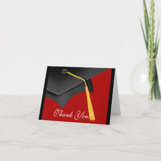 Tarjeta De Agradecimiento La graduación le agradece casquillo rojo del