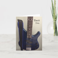 La guitarra azul eléctrica le agradece