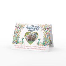 La pluma del pavo real como el amor de la madre dí