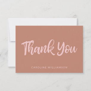 Tarjeta De Agradecimiento Letras de Tendencia Rosa y Terracota Personalizada
