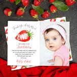 Tarjeta De Agradecimiento Little Sweetie Strawberry 1er Birthday Photo<br><div class="desc">Diga gracias con estilo con esta moderna foto de primer cumpleaños gracias a las tarjetas. La foto de plantilla y la redacción son fáciles de personalizar y su familia y amigos estarán encantados cuando reciban estas fabulosas gracias.</div>