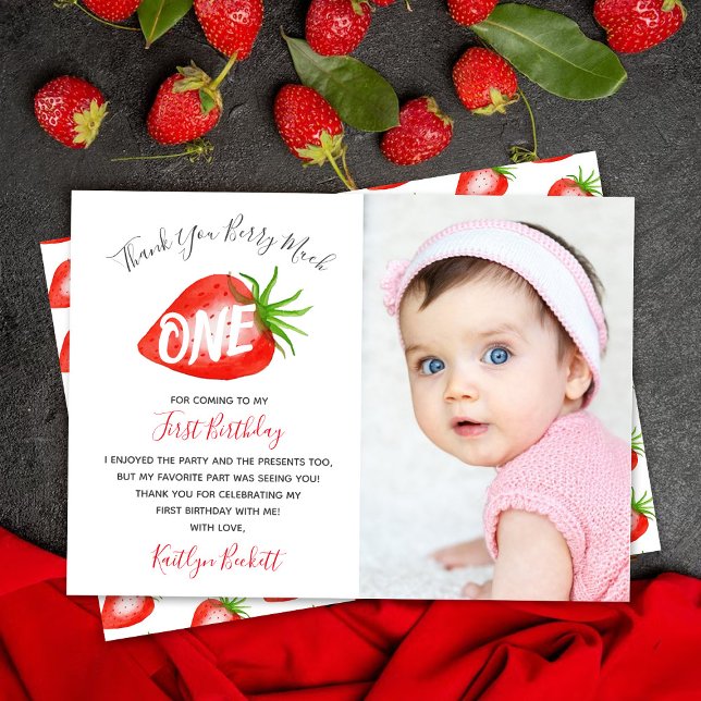 Tarjeta De Agradecimiento Little Sweetie Strawberry 1er Birthday Photo (Subido por el creador)