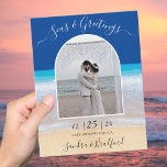 Tarjeta De Agradecimiento Mares y saludos de Ocean Blue Beach Photo Arch<br><div class="desc">Boda de Ocean Blue Beach Guardar la tarjeta de fecha. Con marco fotográfico,  fondo azul verde azulado de Ocean beach</div>