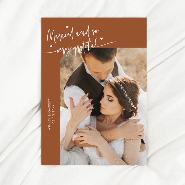 Tarjeta De Agradecimiento Married and Grateful Wedding Photo Terracotta (Subido por el creador)